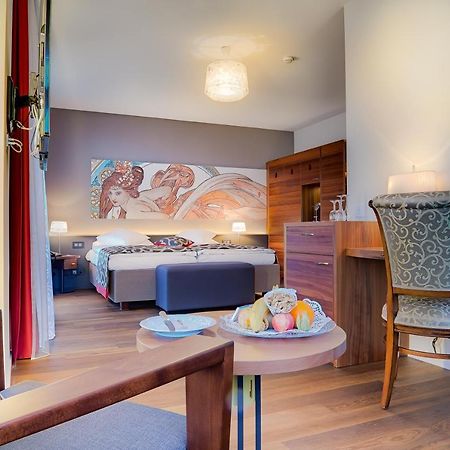Belvedere Strandhotel Spiez Bagian luar foto