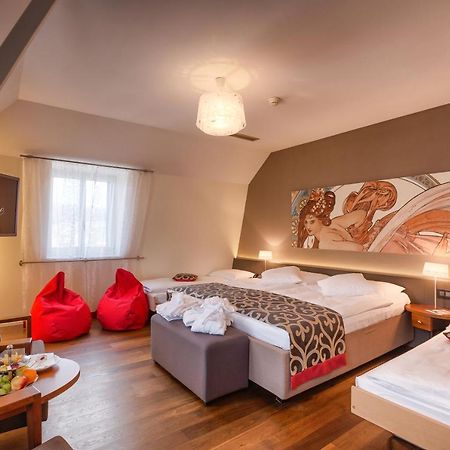 Belvedere Strandhotel Spiez Bagian luar foto
