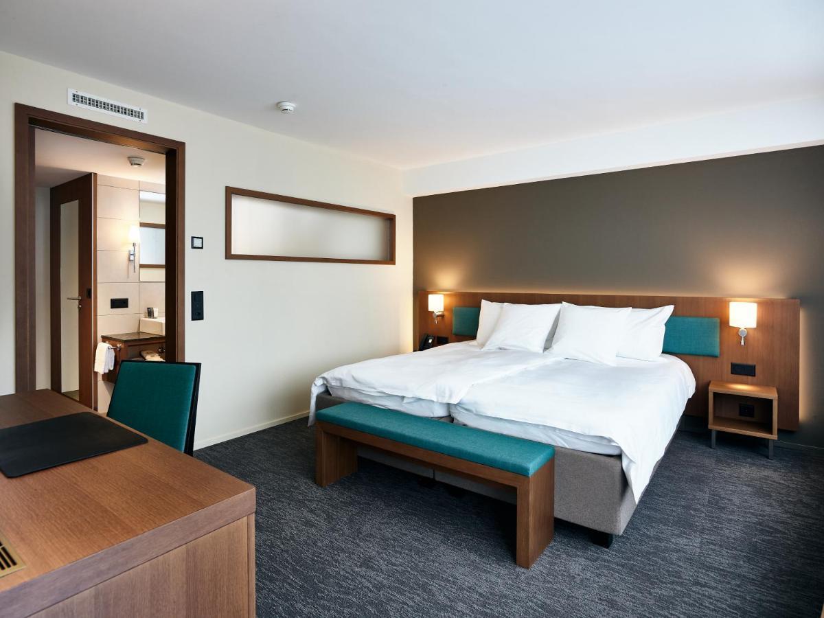 Belvedere Strandhotel Spiez Bagian luar foto