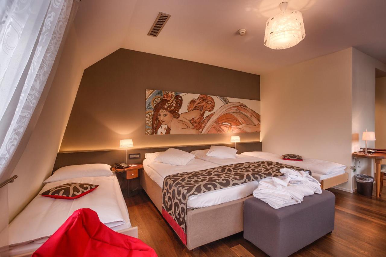 Belvedere Strandhotel Spiez Bagian luar foto