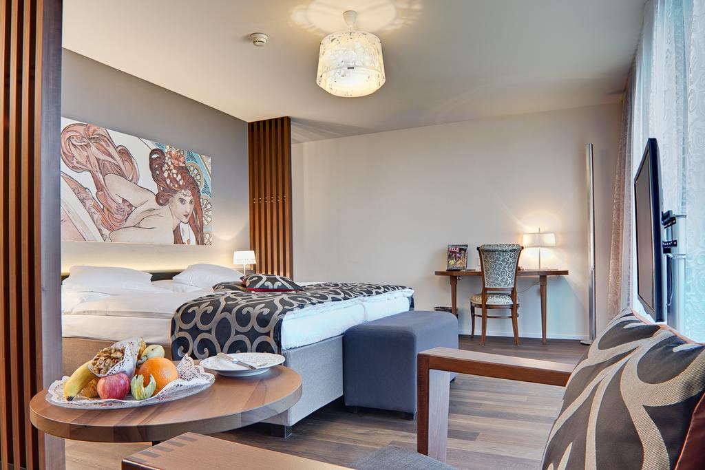 Belvedere Strandhotel Spiez Bagian luar foto